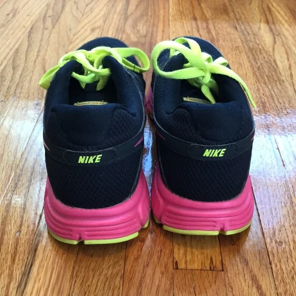 *SOLD* Women’s Nike Revolution 2 Running Shoes - Picture 4 of 8